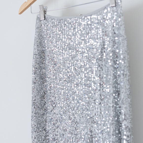 Size xxs Silver Sequinned pencil skirt - Picture 2 of 4